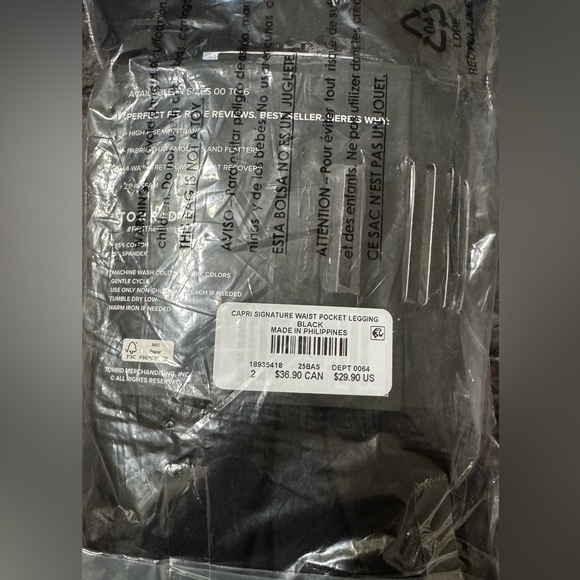 Torrid Black Capri Leggings with Pockets - Picture 2 of 2